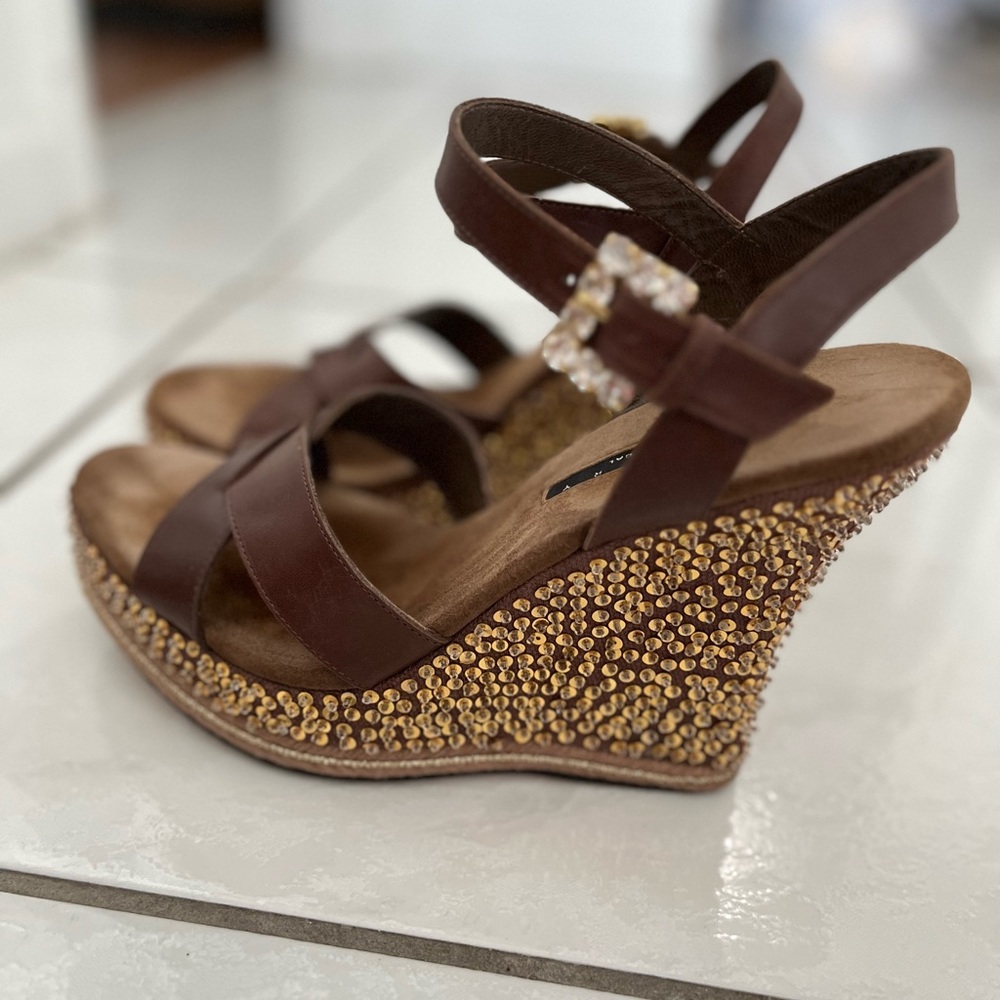 Laundry by Shelli Segal Brown size 10 like new